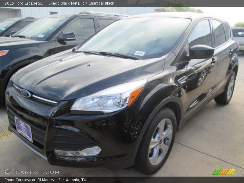 Tuxedo Black Metallic / Charcoal Black 2015 Ford Escape SE