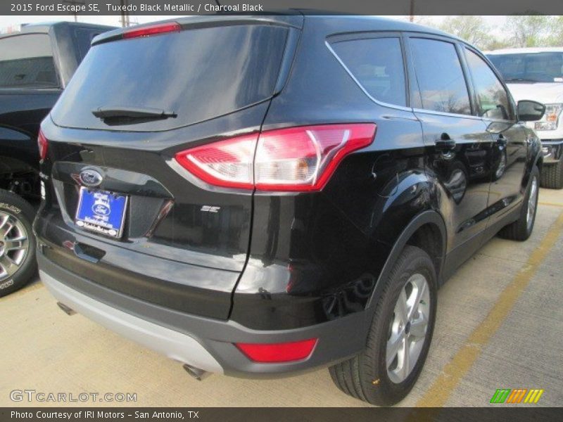 Tuxedo Black Metallic / Charcoal Black 2015 Ford Escape SE