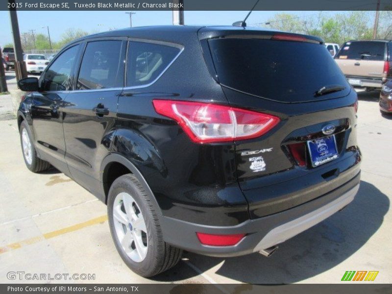 Tuxedo Black Metallic / Charcoal Black 2015 Ford Escape SE