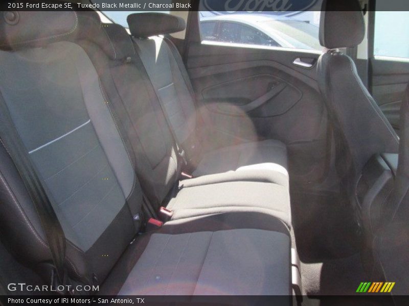 Tuxedo Black Metallic / Charcoal Black 2015 Ford Escape SE