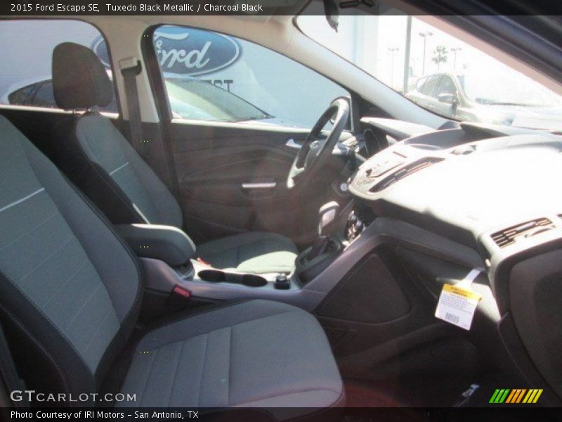 Tuxedo Black Metallic / Charcoal Black 2015 Ford Escape SE