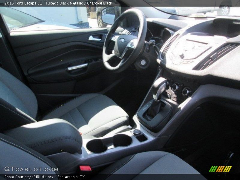 Tuxedo Black Metallic / Charcoal Black 2015 Ford Escape SE