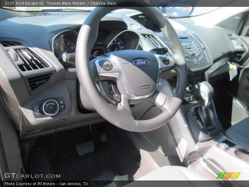 Tuxedo Black Metallic / Charcoal Black 2015 Ford Escape SE