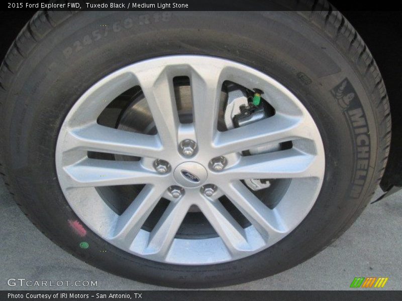 Tuxedo Black / Medium Light Stone 2015 Ford Explorer FWD