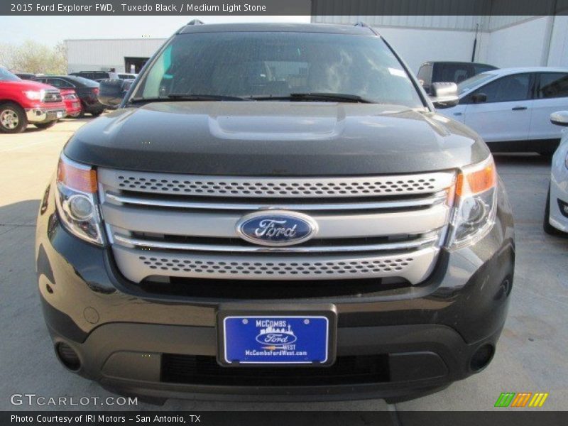 Tuxedo Black / Medium Light Stone 2015 Ford Explorer FWD