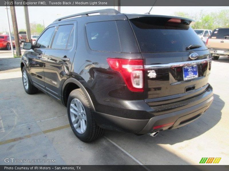 Tuxedo Black / Medium Light Stone 2015 Ford Explorer FWD
