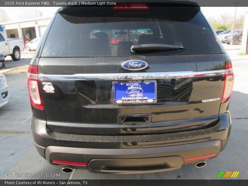 Tuxedo Black / Medium Light Stone 2015 Ford Explorer FWD