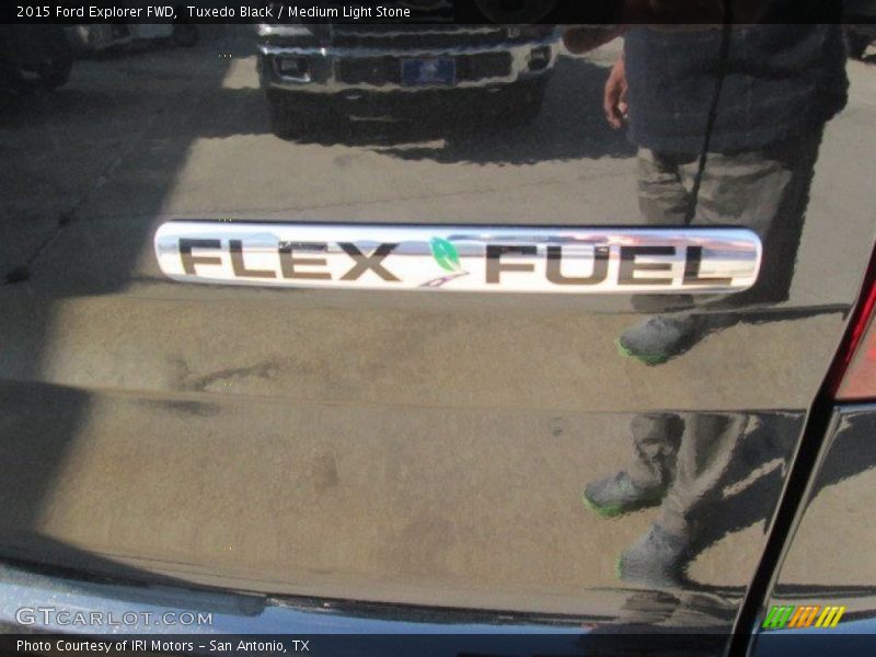 Tuxedo Black / Medium Light Stone 2015 Ford Explorer FWD