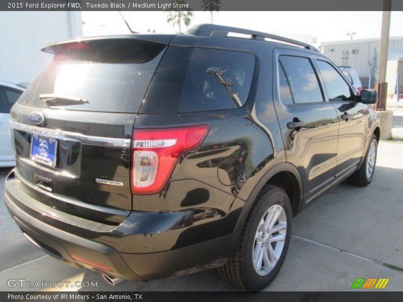 Tuxedo Black / Medium Light Stone 2015 Ford Explorer FWD