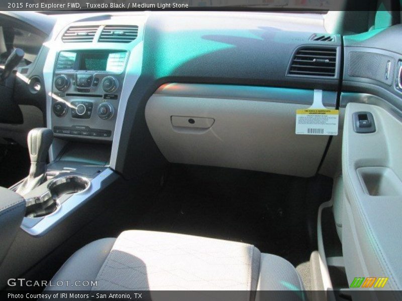 Tuxedo Black / Medium Light Stone 2015 Ford Explorer FWD