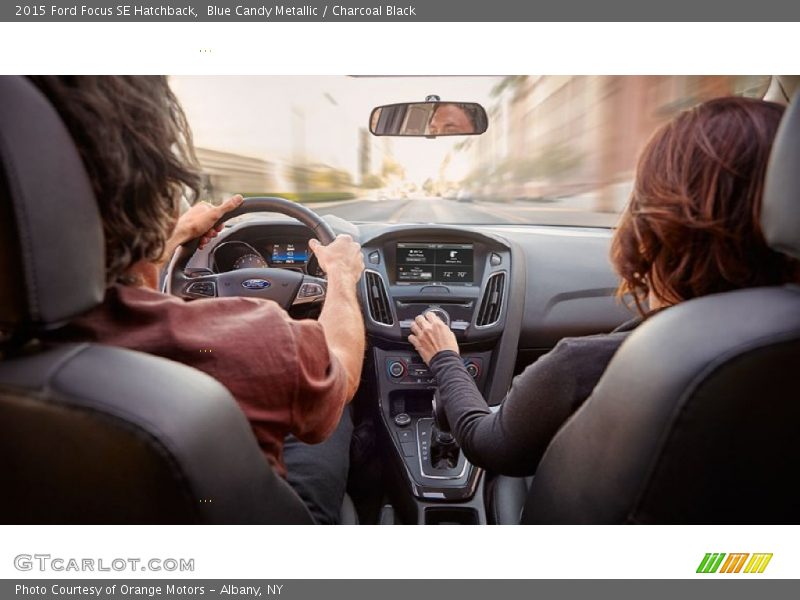 Blue Candy Metallic / Charcoal Black 2015 Ford Focus SE Hatchback