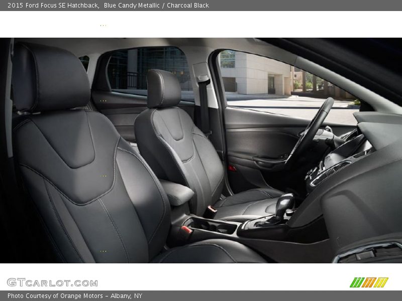 Blue Candy Metallic / Charcoal Black 2015 Ford Focus SE Hatchback