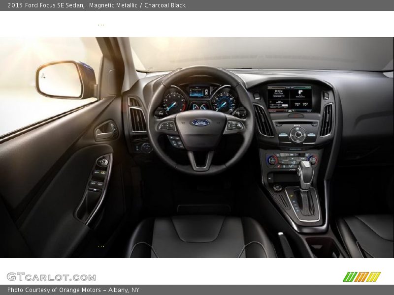 Magnetic Metallic / Charcoal Black 2015 Ford Focus SE Sedan