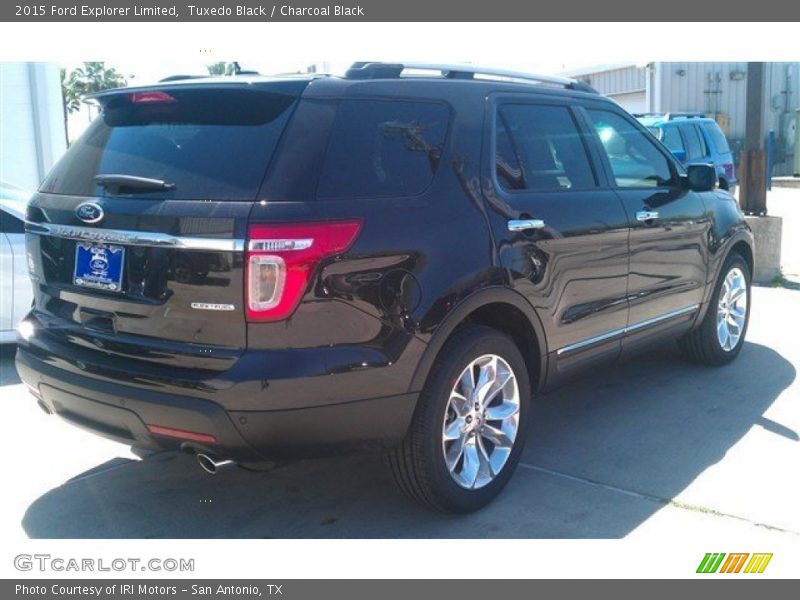 Tuxedo Black / Charcoal Black 2015 Ford Explorer Limited