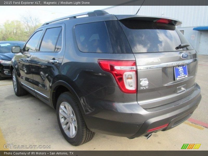 Magnetic / Medium Light Stone 2015 Ford Explorer XLT