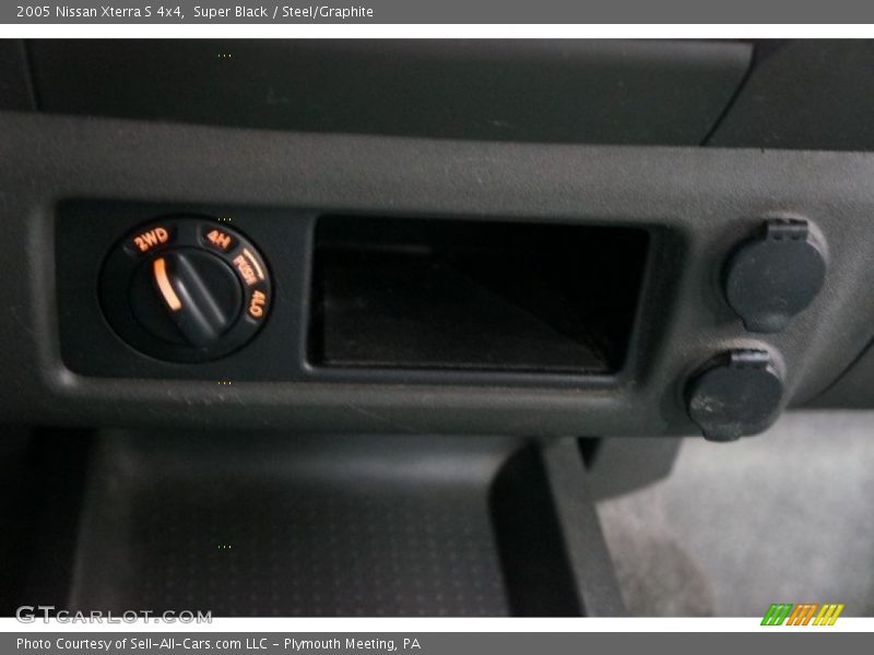 Super Black / Steel/Graphite 2005 Nissan Xterra S 4x4