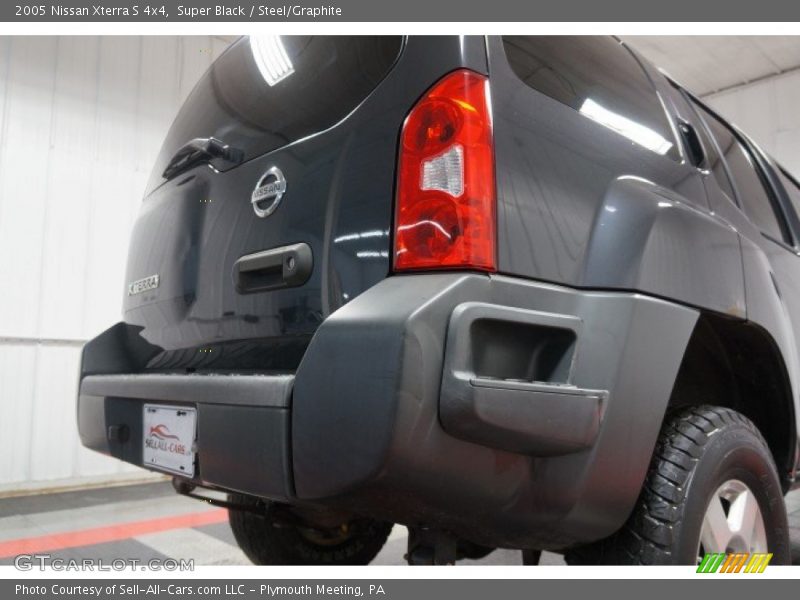 Super Black / Steel/Graphite 2005 Nissan Xterra S 4x4