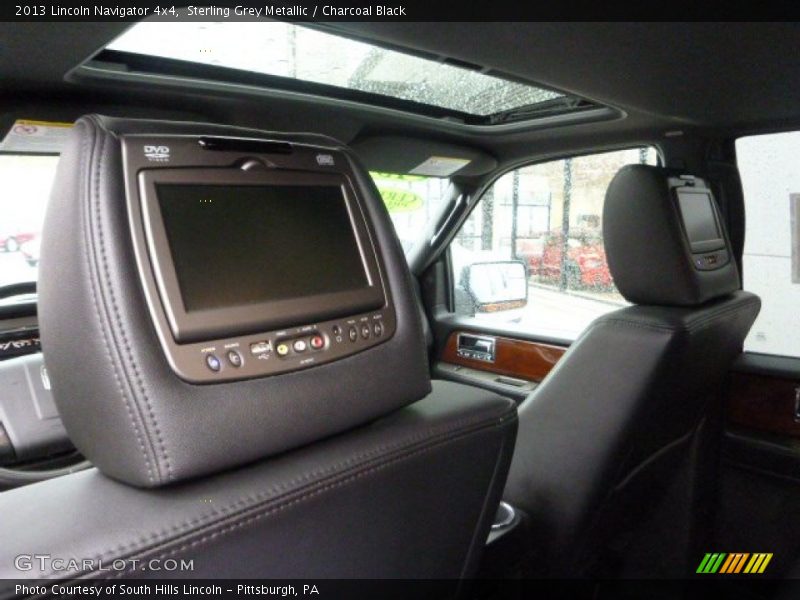 Sterling Grey Metallic / Charcoal Black 2013 Lincoln Navigator 4x4