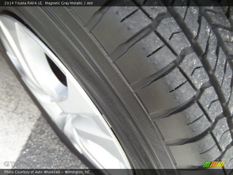 Magnetic Gray Metallic / Ash 2014 Toyota RAV4 LE