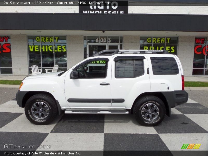 Glacier White / PRO-4X Gray/Steel 2015 Nissan Xterra PRO-4X 4x4