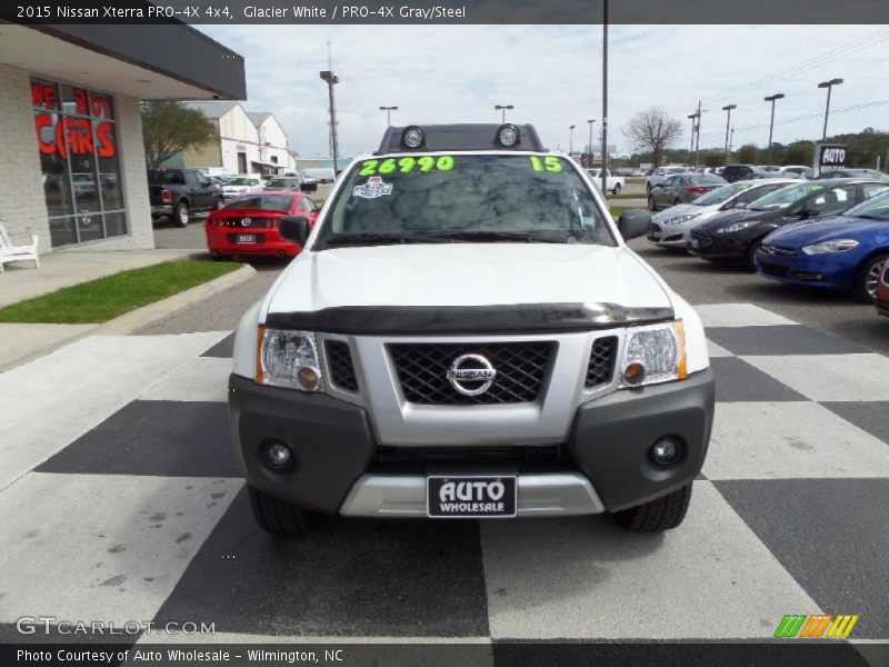 Glacier White / PRO-4X Gray/Steel 2015 Nissan Xterra PRO-4X 4x4