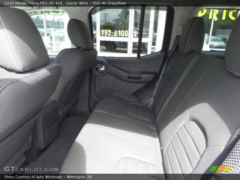 Glacier White / PRO-4X Gray/Steel 2015 Nissan Xterra PRO-4X 4x4