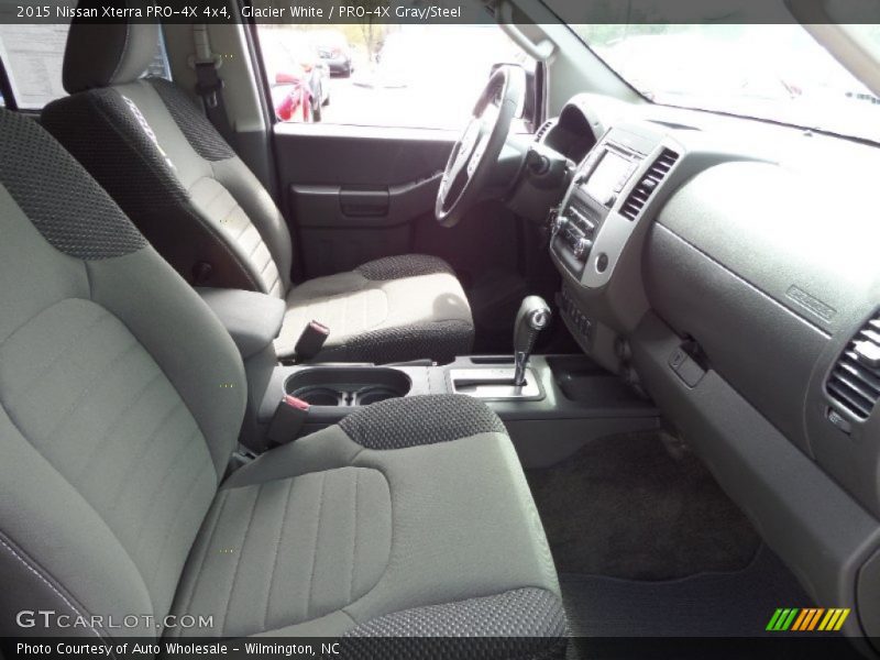 Glacier White / PRO-4X Gray/Steel 2015 Nissan Xterra PRO-4X 4x4