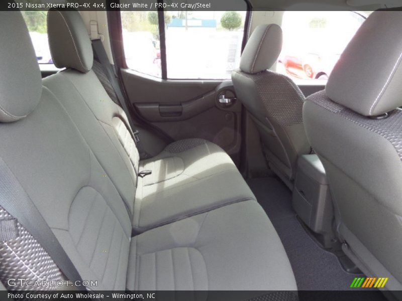 Glacier White / PRO-4X Gray/Steel 2015 Nissan Xterra PRO-4X 4x4