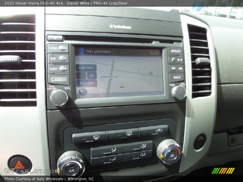Glacier White / PRO-4X Gray/Steel 2015 Nissan Xterra PRO-4X 4x4