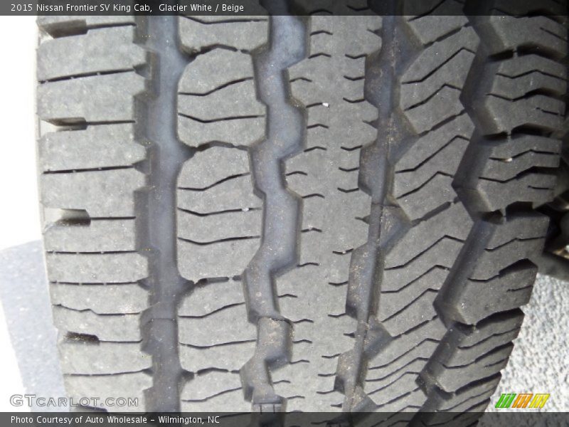 Glacier White / Beige 2015 Nissan Frontier SV King Cab