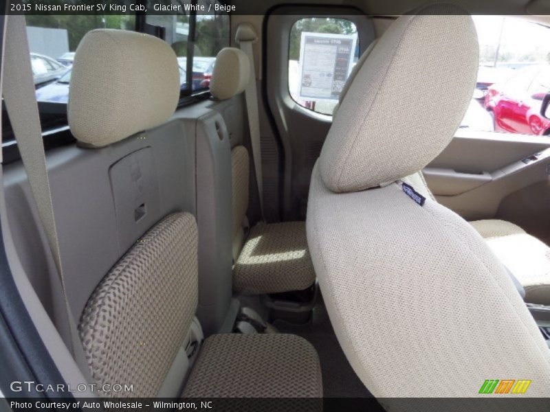 Glacier White / Beige 2015 Nissan Frontier SV King Cab