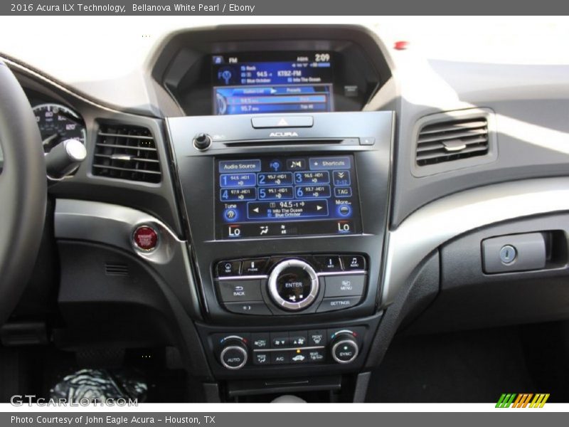 Bellanova White Pearl / Ebony 2016 Acura ILX Technology