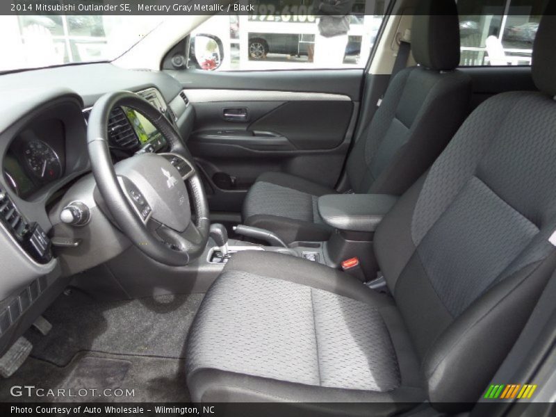Mercury Gray Metallic / Black 2014 Mitsubishi Outlander SE
