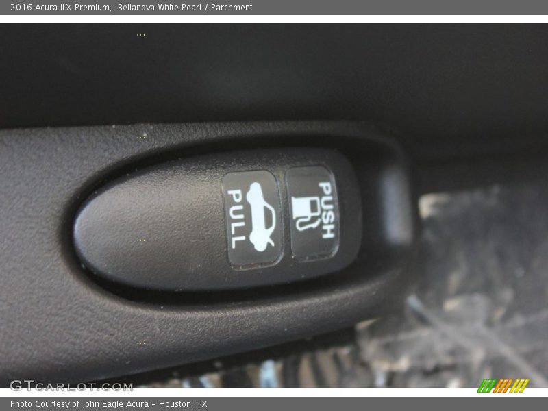 Bellanova White Pearl / Parchment 2016 Acura ILX Premium