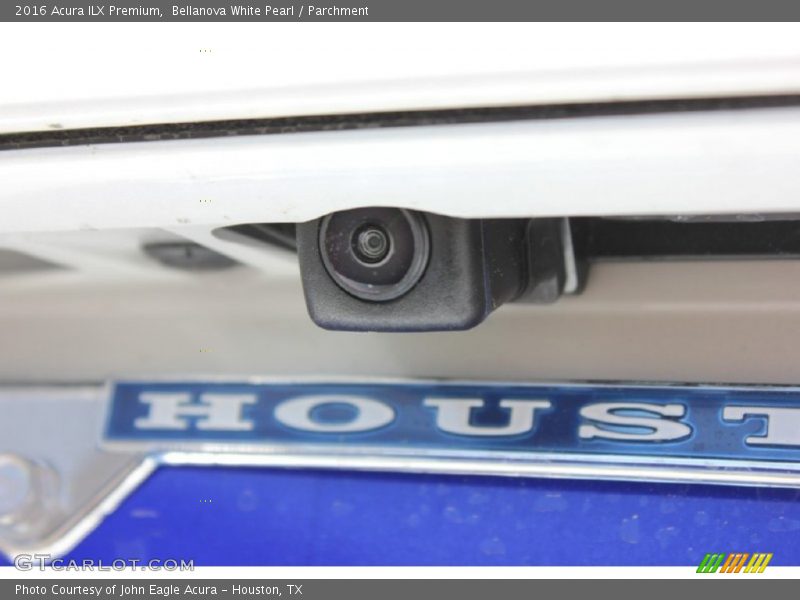 Bellanova White Pearl / Parchment 2016 Acura ILX Premium