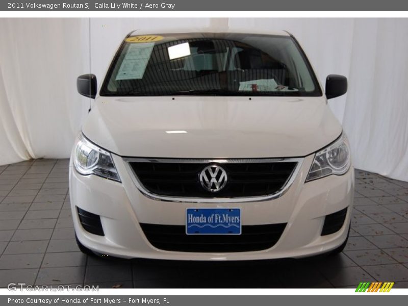 Calla Lily White / Aero Gray 2011 Volkswagen Routan S