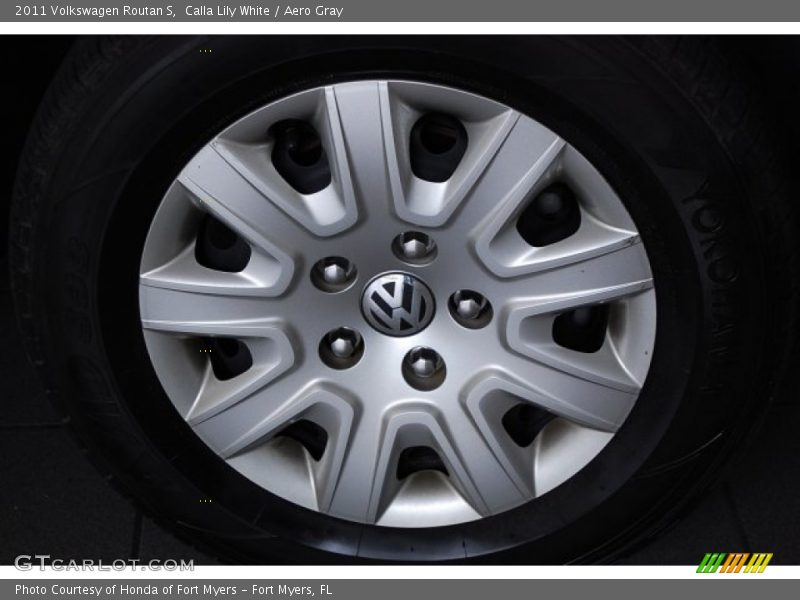 Calla Lily White / Aero Gray 2011 Volkswagen Routan S