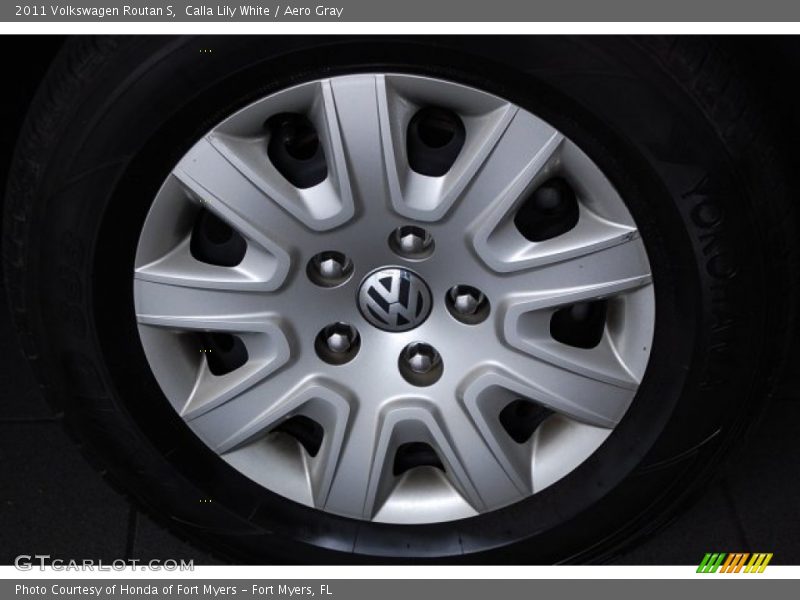 Calla Lily White / Aero Gray 2011 Volkswagen Routan S