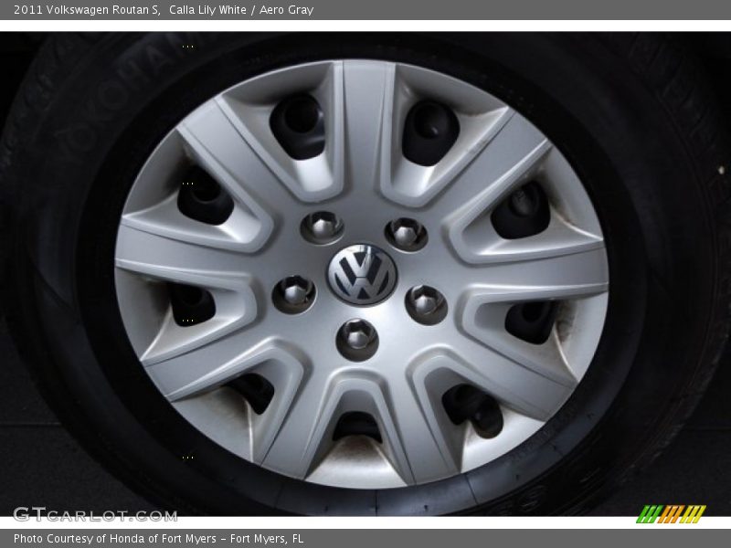 Calla Lily White / Aero Gray 2011 Volkswagen Routan S