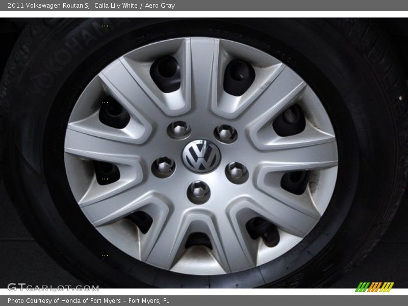Calla Lily White / Aero Gray 2011 Volkswagen Routan S