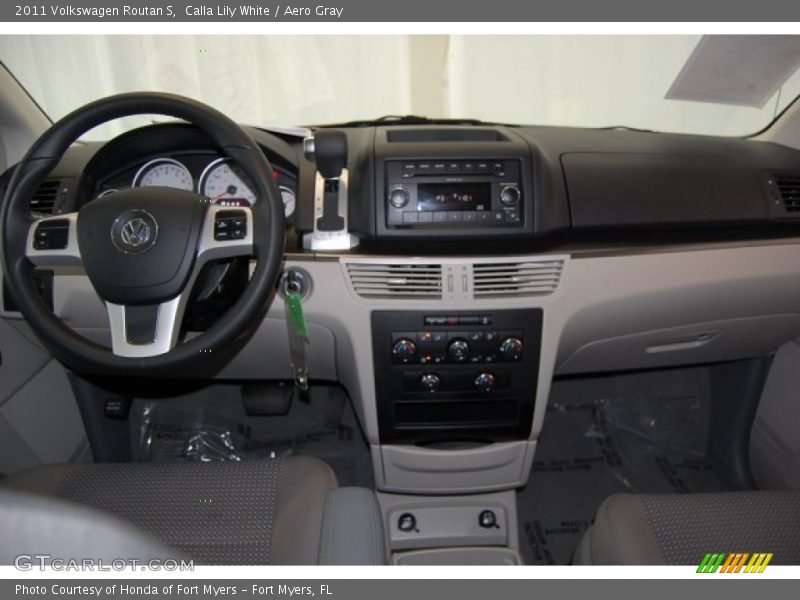 Calla Lily White / Aero Gray 2011 Volkswagen Routan S
