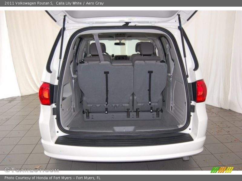 Calla Lily White / Aero Gray 2011 Volkswagen Routan S