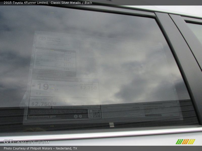 Classic Silver Metallic / Black 2015 Toyota 4Runner Limited