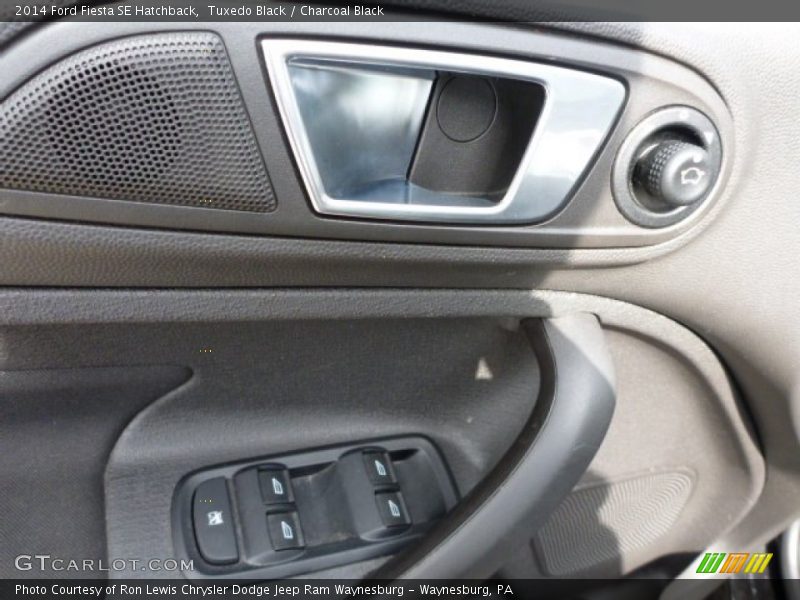 Tuxedo Black / Charcoal Black 2014 Ford Fiesta SE Hatchback