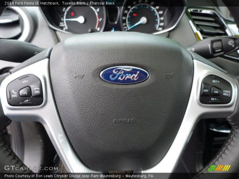 Tuxedo Black / Charcoal Black 2014 Ford Fiesta SE Hatchback