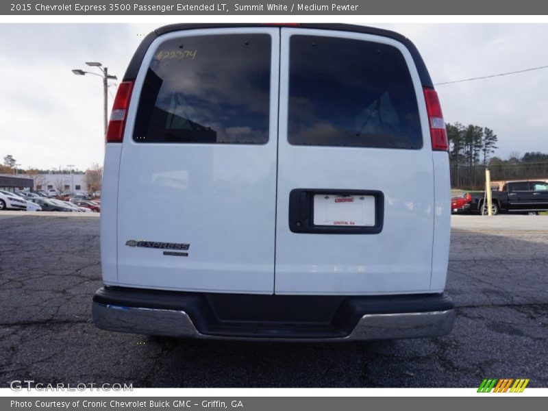 Summit White / Medium Pewter 2015 Chevrolet Express 3500 Passenger Extended LT
