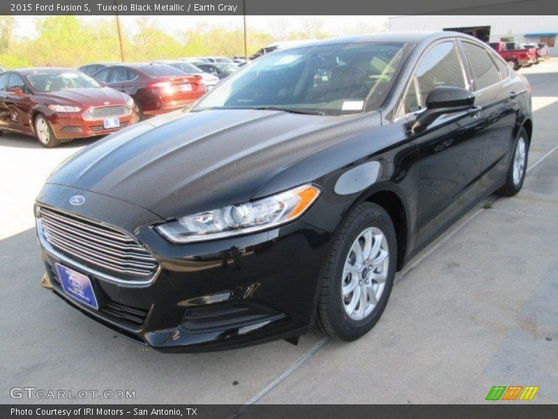 Tuxedo Black Metallic / Earth Gray 2015 Ford Fusion S