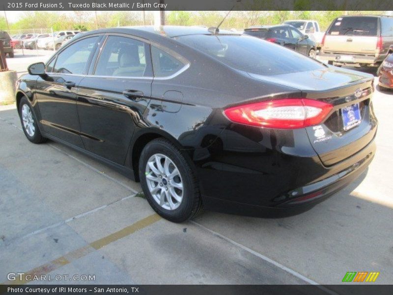 Tuxedo Black Metallic / Earth Gray 2015 Ford Fusion S