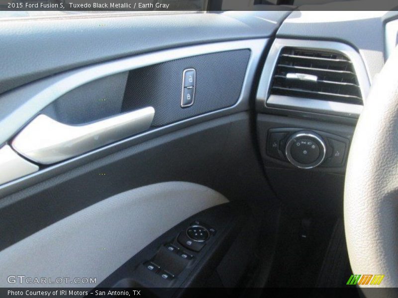 Tuxedo Black Metallic / Earth Gray 2015 Ford Fusion S