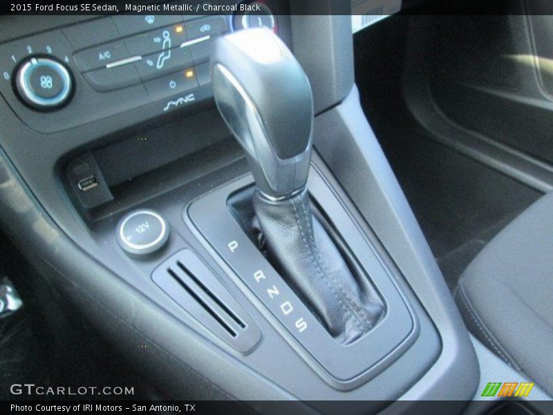 Magnetic Metallic / Charcoal Black 2015 Ford Focus SE Sedan